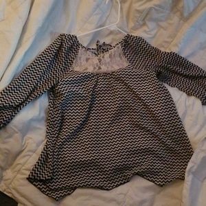 Black and white zig zag stripe takara shirt